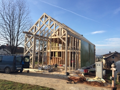 SKELETNE HI&Scaron;E